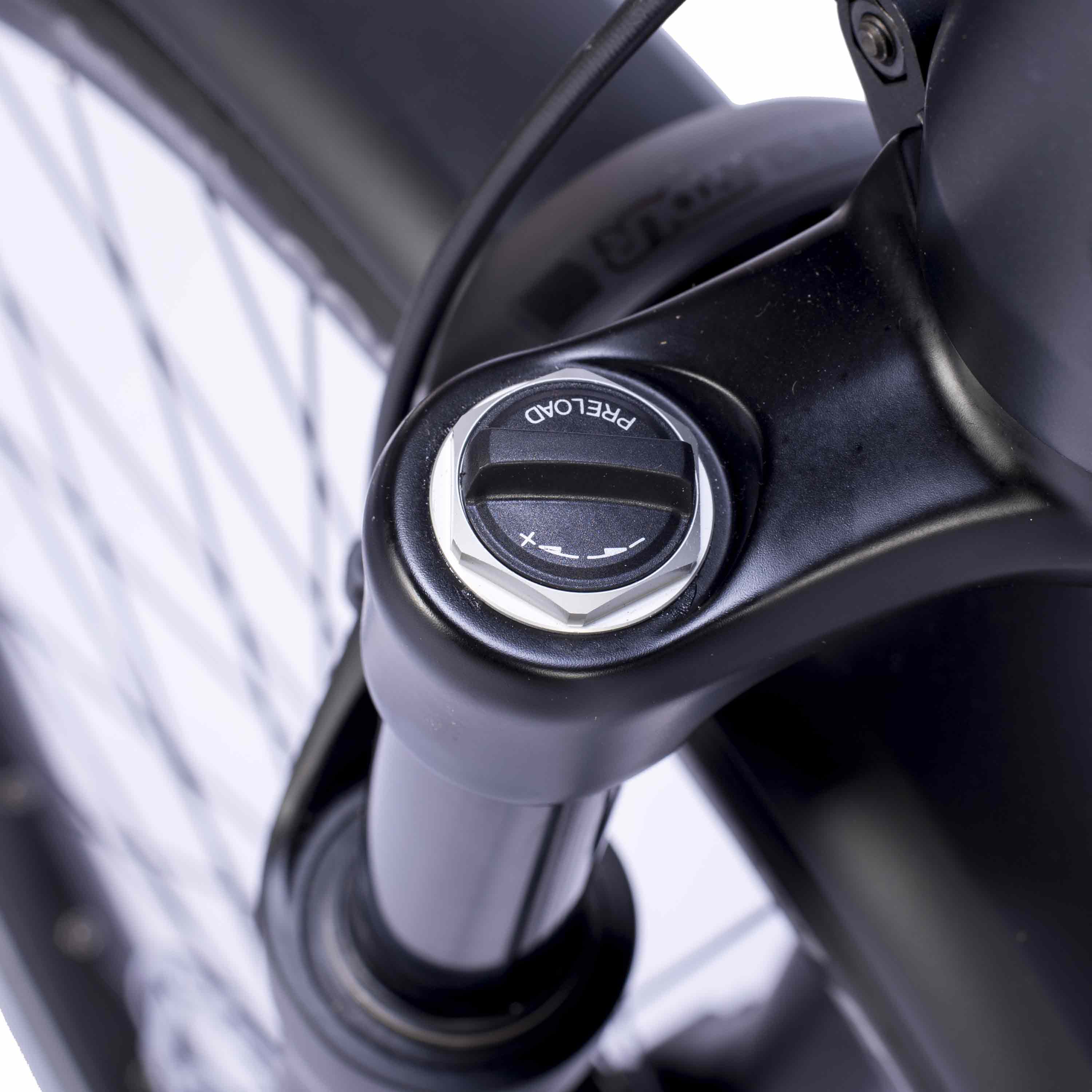 28" Herren E-Bike Trekking Fahrrad TERRA TR2 BOSCH Performance Line PX Smart System POWERTUBE 600 Wh 10 x Gang SHIMANO DEORE RD-M5130 SGS Schwarz